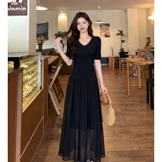 批发实拍 大码女装轻奢气质优雅V领设计款夏季连衣裙收腰显瘦<b class='q'>网纱</b><b class='q'>长裙</b>