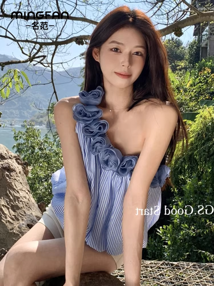 경관 그림 2026 봄 여성 의류 3 차원 꽃 비스듬한 어깨 휴가 바람 스트라이프 작은 셔츠 민소매 캐미솔 맨위