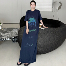 批发实拍新款 2026夏季韩系简约小众印花气质休闲圆领短袖长款连衣裙