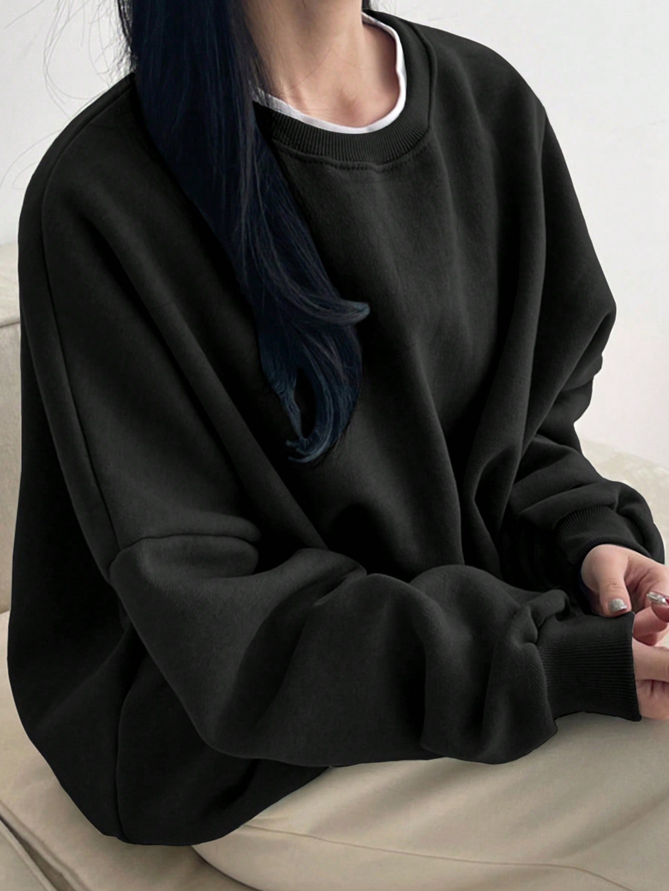 실사 검정색 라운드 넥 후드티 2026 새로운 단색 루즈핏 느긋한 바람 oversize 가을 어깨 의류
