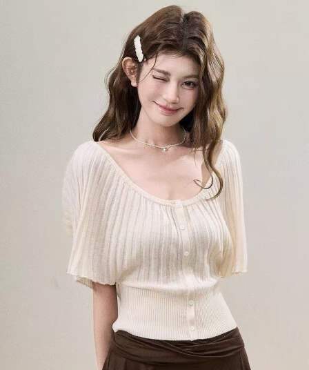 어리석은 ~보다 달콤한 sweety 장기 Pleat 라운드 넥 니트 반팔 티셔츠 여성 2026 여름 새로운 몸매 가꾸기 슬림해 보이는 맨위
