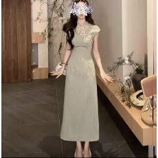 批发木子李的李 藤椅栖花新中式重工刺绣立领盘扣改良旗袍垂感连衣裙