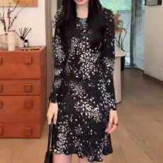 批发Rae夏季新款气质长袖时尚修身印花连衣裙喇叭袖