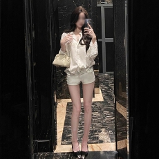 批发实价 官图+原版质量polo领长袖V领<b class='q'>蕾丝</b><b class='q'>衬衫</b>女秋季内搭