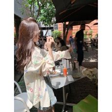 批发原版质量宽松慵懒彩色字母印花<b class='q'>长袖</b>防晒衬衫<b class='q'>外</b>