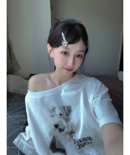 정가 경관 그림 원본 품질 캐주얼 비스듬한 어깨 반팔 강아지 프린트 티셔츠 여성 슬림해 보이는 맨위
