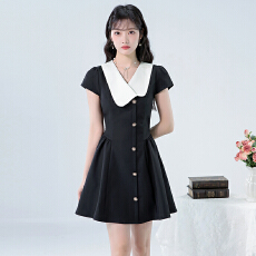 批发法式赫本风黑色短袖<b class='q'>连衣裙</b>女夏季高级感掐腰显瘦a字小黑裙