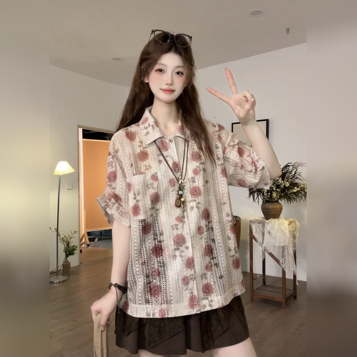 라운드 맨위 손바닥 장미 여름 디자인 센스 레트로 센스 홀로우 아웃 꽃 캐주얼 셔츠 21492