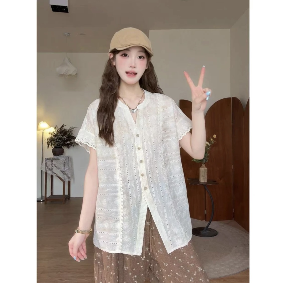 라운드 맨위 여름 디자인 센스 품격 레트로 홀로우 아웃 외국 가스 트임 다용도 셔츠 21589