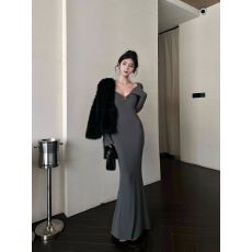 批发时尚女神范御姐气质长裙<b class='q'>春秋</b>季2025新款超显身材纯欲风v领<b class='q'>连衣裙</b>