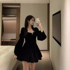 批发2025秋冬新款女装赫本风法式小黑裙高级感年会<b class='q'>晚宴</b>惊艳<b class='q'>礼服</b>连衣裙