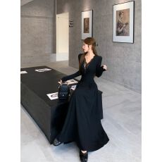 批发性感黑色蕾丝拼接V领长袖<b class='q'>连衣裙</b>女秋季新款气质收腰显瘦A字裙长裙