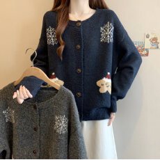 批发实拍大码女装韩系慵懒圣诞雪花提花开衫毛衣胖MM宽松百搭上衣