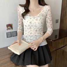 批发实拍大码女装纯欲风蕾丝碎花中袖T恤胖MM修身显瘦U领上衣