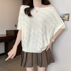 批发实拍大码女装设计感斜肩蝙蝠袖针织衫胖MM气质百搭上衣