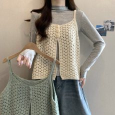 批发实拍大码女装韩系钩花镂空叠穿三粒扣针织马甲胖MM百搭上衣
