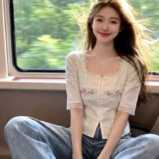 批发法式独特<b class='q'>甜美</b>蕾丝花边绣花白色衬衫女2026夏季超好看温柔减龄上衣