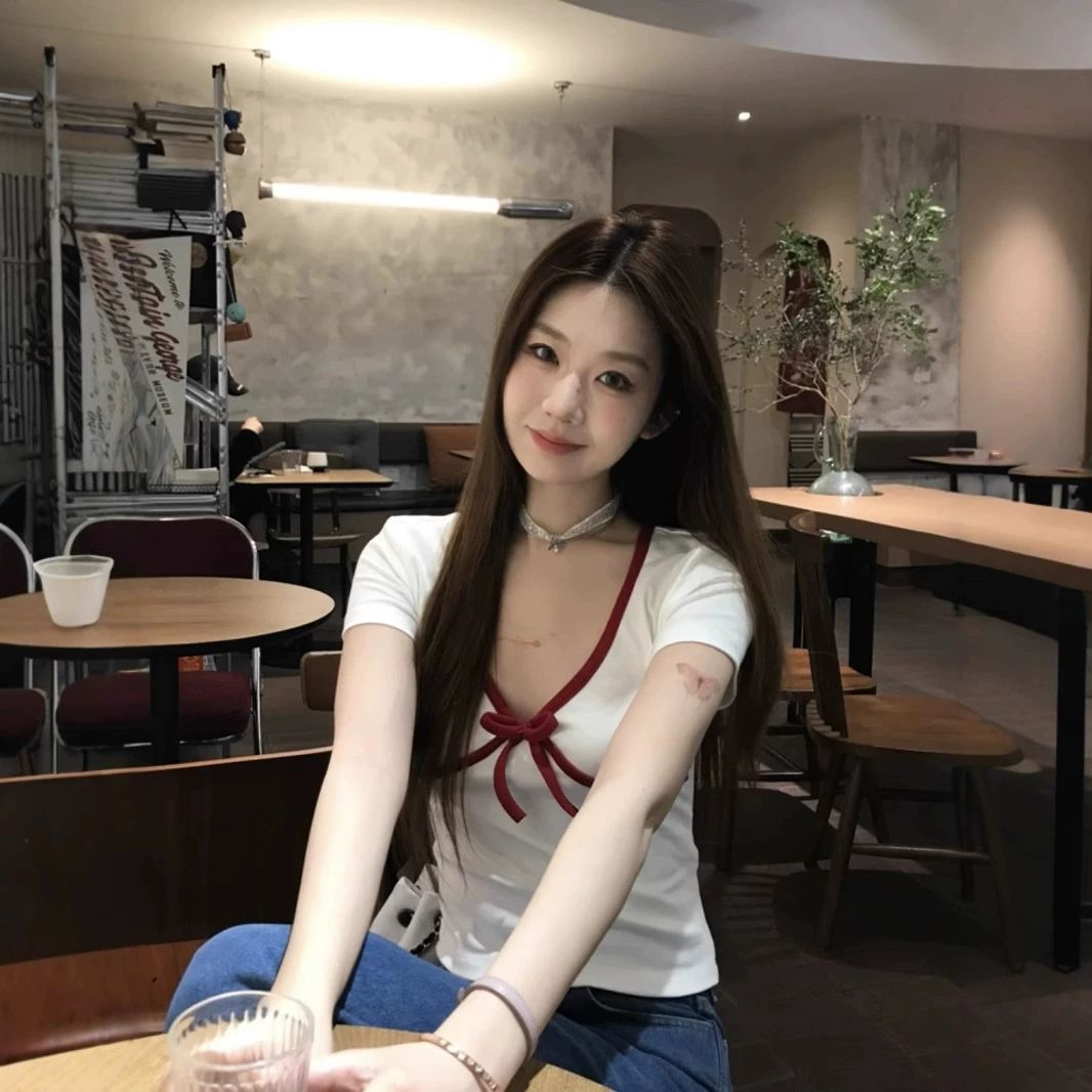 순수한 욕망 V넥 반팔 티셔츠 여성 여름 허리 수축 핫걸 쇼트 스타일