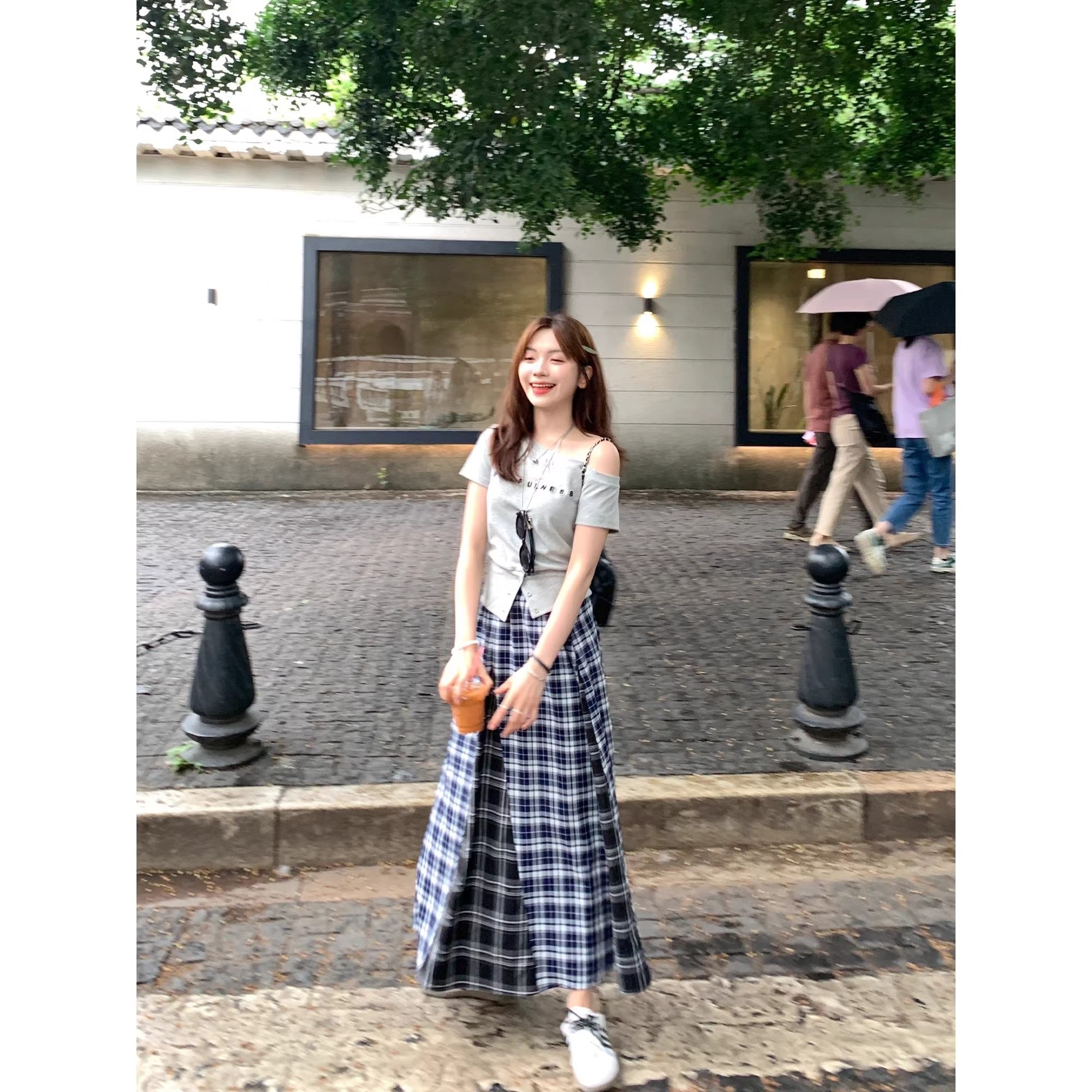 티셔츠 작은 키 봄 여름 짧은 여성 디자인 센스 출퇴근 반팔 회색 맨위