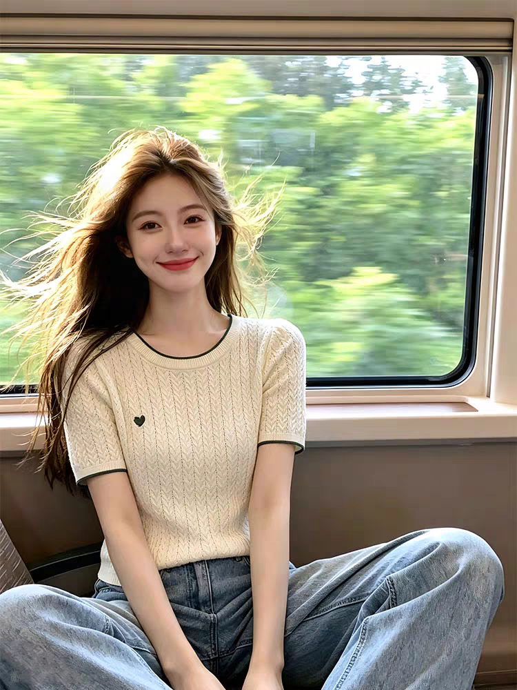 한 부서 자수 하트 니트 스웨터 반팔 티셔츠 여성 여름 외출용 인사이드 가져 가라. 고급 배색 라운드 넥 쇼트 스타일 맨위 ins