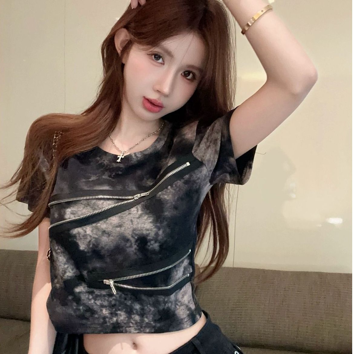 긍정적 인 어깨 반팔 티셔츠 여성 레트로 작은 대중 몸매 가꾸기 핫걸 작 은 흐름 헤일로 염료에 의류 여성