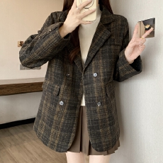 批发实拍冬装新款毛呢外套女<b class='q'>短款</b>小个子高级感西装赫本风厚呢子大衣