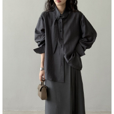 早春新款时尚通勤上衣优雅v领荷叶边扎染衬衫刺绣抽褶A字廓形小衫