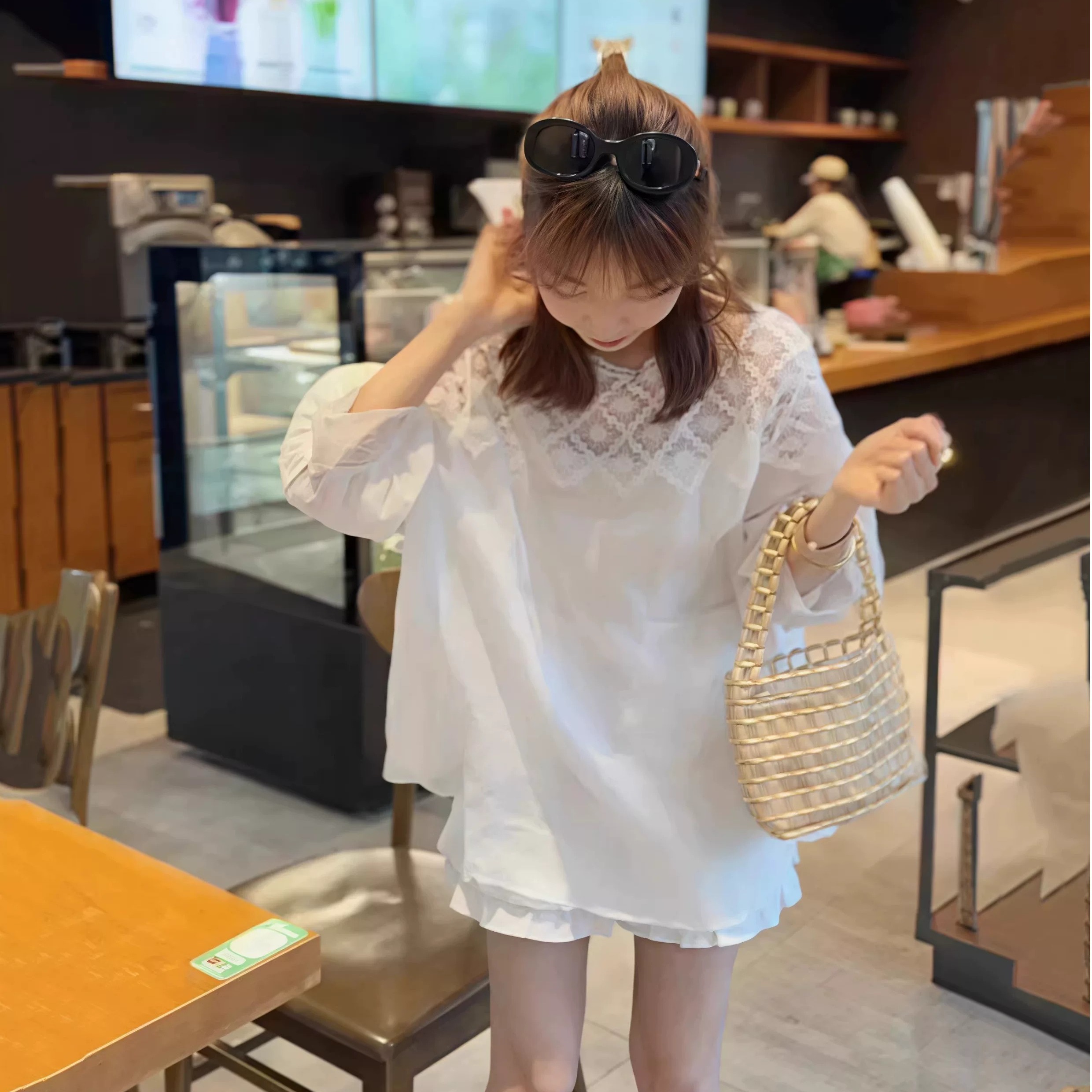 새로운 여름 화이트 레이스 홀로우 아웃 패치워크 반소매 여성 셔츠 빅 사이즈 지방 mm 그레이트 봐. 의류