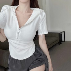 批发<b class='q'>夏</b>季大码女装别致连帽拉链辣妹高腰纯棉短袖T恤