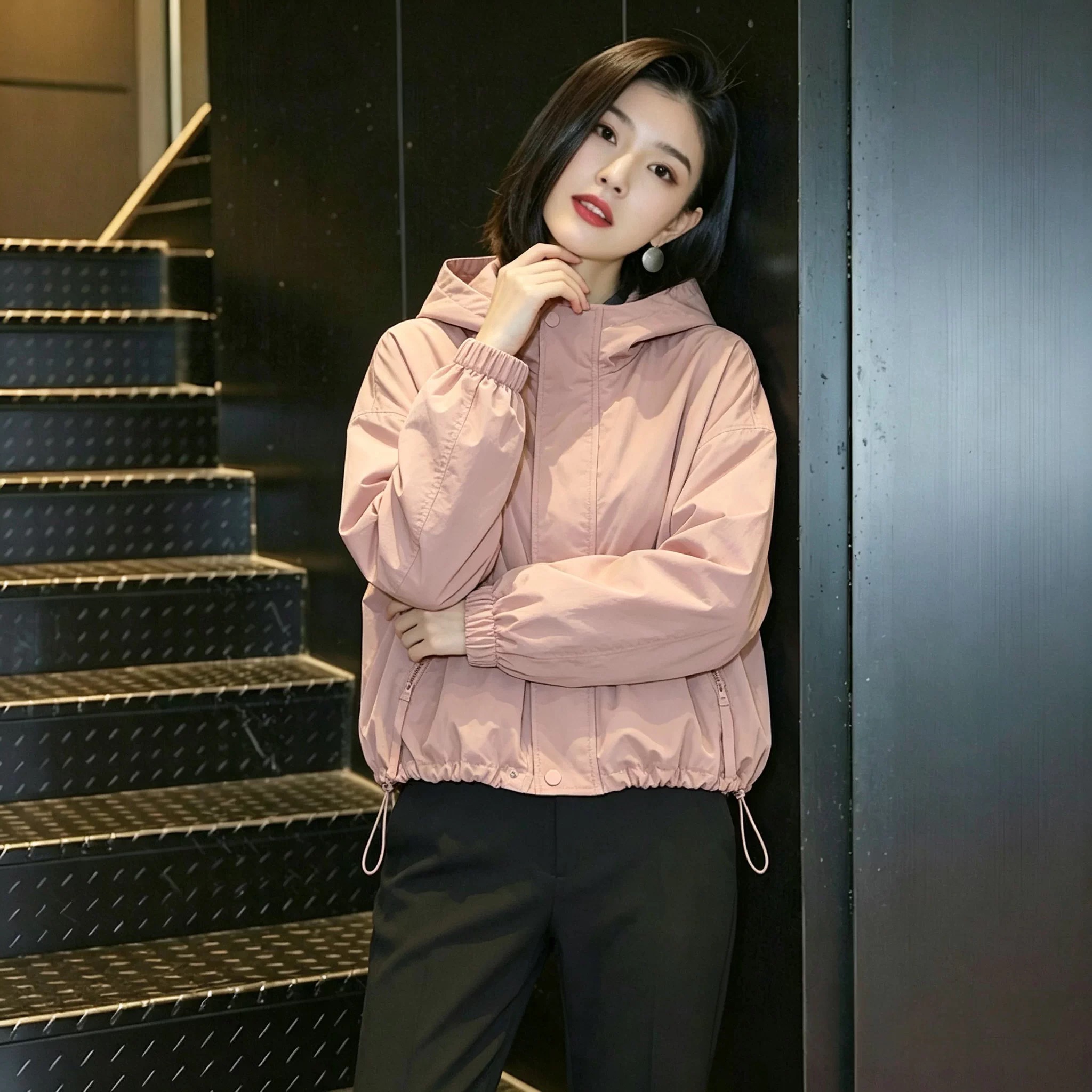 BY35687# 秋冬装新款时尚工装冲锋衣宽松短款夹克上衣小个子连帽外套女 服裝批發女裝批發服飾貨源