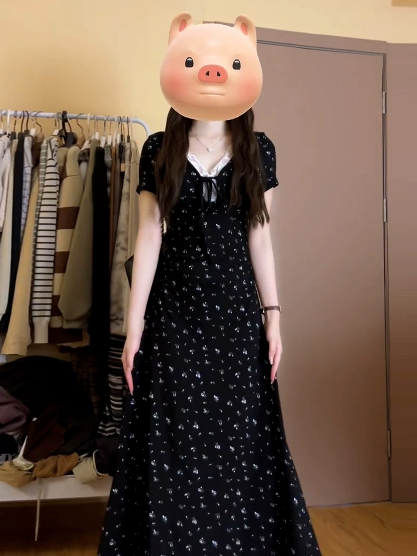 2026 새로운 차 휴식 프랑스식 V넥 레이스 측면 검정색 꽃무늬 드레스 아이들 여름 품격 허리 수축 롱 스커트