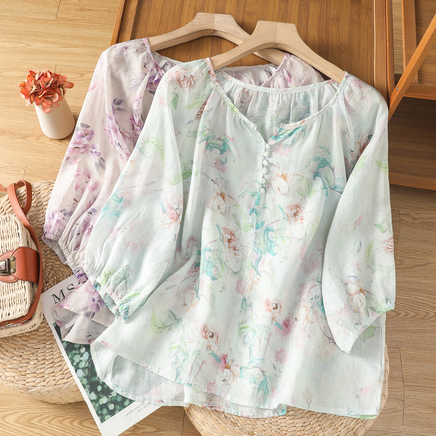 实拍2026新款复古V领印花五分袖T恤衫女休闲宽松套头小衫显瘦上衣