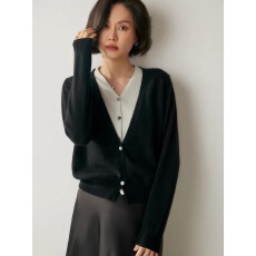 批发自在从''绒'~V领假两件山羊绒开衫<b class='q'>女士</b>秋冬毛衣<b class='q'>外套</b><b class='q'>休闲</b>时尚外搭