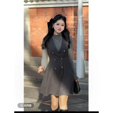 批发<b class='q'>大码</b>胖MM法式通勤V领双排扣背心裙套装女冬季气质复古收腰两件套