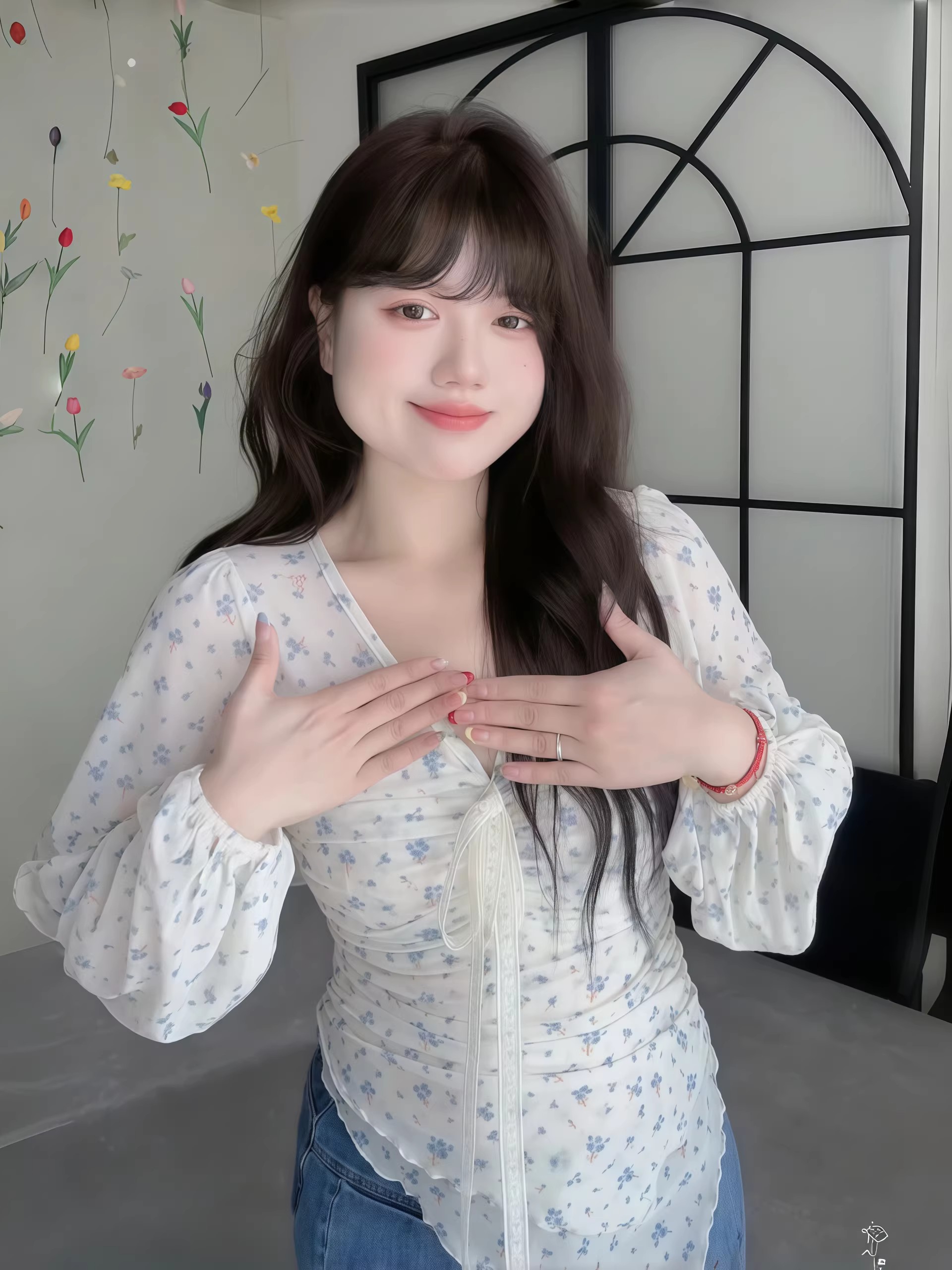 빅 사이즈 여성 의류 파란색 작은 꽃무늬 몸매 가꾸기 셔츠 마이크로 지방 mm 다용도 바람 레이스 레이스업 불규칙 밑단 맨위