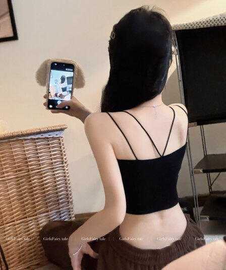 실사 감소되지 않음 핫걸 아름다움 뒤로 캐미솔 여름 몸매 가꾸기 쇼트 스타일 민소매 맨위