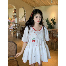 批发实拍~新款韩系甜美减龄重工<b class='q'>彩</b>点刺绣立体樱桃宽松<b class='q'>连衣裙</b>