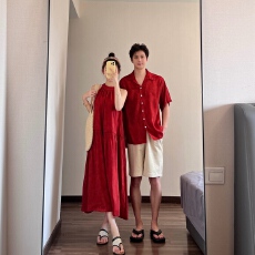 批发实拍#出货中#情侣装2026夏季碎花红色海边度假风沙滩裙一裙一衣