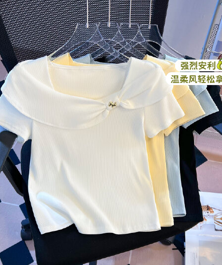 실사 2026 부드러운 바람 오프숄더 반팔 티셔츠 디자인 센스 작은 대중 비틀림 품격 쇄골 달콤함 니트 스웨터
