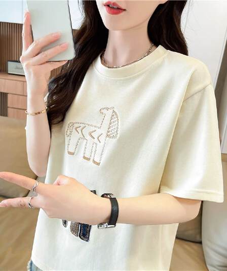 실사 한국 스타일 라운드 넥 반팔 티셔츠 여성 2026 년 새로운 패치 자수 맨위 여성
