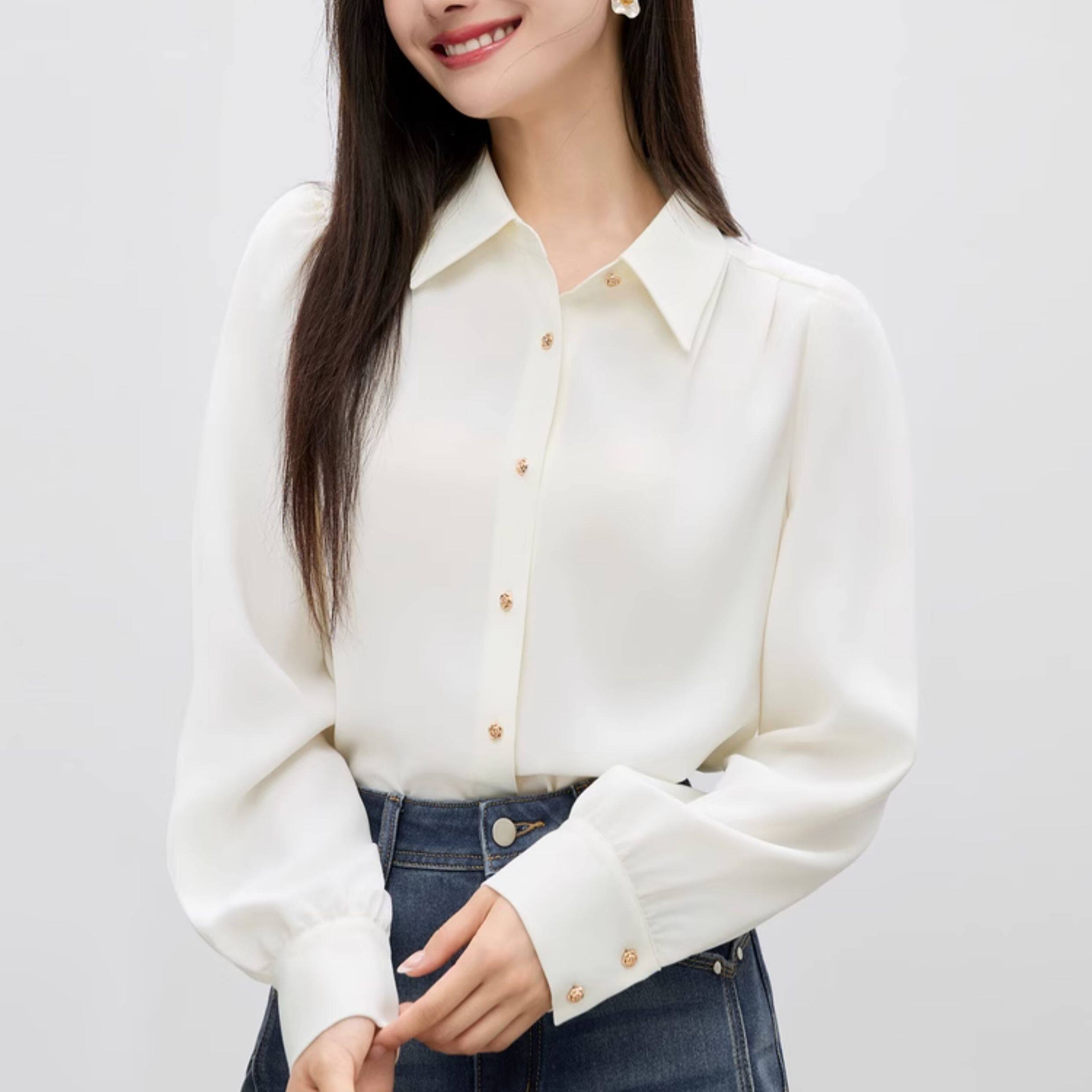 2026 봄 새로운 출퇴근 안감 품격 디자인 센스 스웨터 여성 긴 소매 셔츠 미니멀리즘 다용도 빛 직업 바람 맨위
