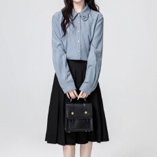批发法式蓝色灯芯绒长袖衬衫女春秋2026秋季新款宽松<b class='q'>镂空</b>翻领衬衣上衣