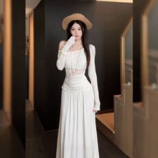 批发设计感一字肩镂空蕾丝褶皱打底衫半身裙套装2025秋季新款气质女装