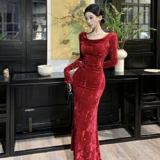 批发轻奢高级感名媛风法式女人味荡领连衣裙显瘦优雅包臀裙红色长<b class='q'>裙子</b>