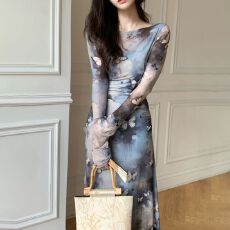 批发2025新款欧美清冷系水墨蝴蝶印花长袖<b class='q'>连衣裙</b>女秋冬修身弹力中长裙