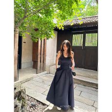 批发蓝色无袖挂脖吊带<b class='q'>背心</b>连衣裙子女装夏季新款法式气质绝美<b class='q'>长裙</b>