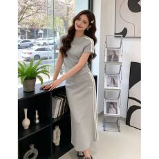 批发慵懒百搭时尚两件套装女装三条杠夏季休闲运动高腰短袖<b class='q'>T</b><b class='q'>恤</b>半身裙