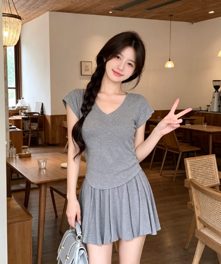 2026 여름 차가운 굴곡 가져 가라. 어린이 프랑스식 그는 벤 바람 회색 V넥 몸매 가꾸기 티셔츠 미니 스커트 두 조각 여성 세트