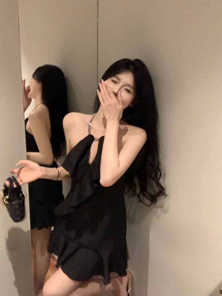백리스 행침 목 체인 프릴 치마 아이들 여름 핫걸 섹시함 작은 키 검정색 레트로 낭만주의 드레스