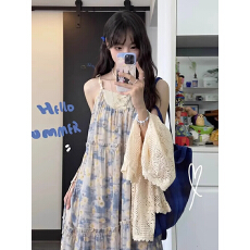 法式温柔风蓝色吊带碎花连衣裙子女长裙夏季新款旅游穿搭